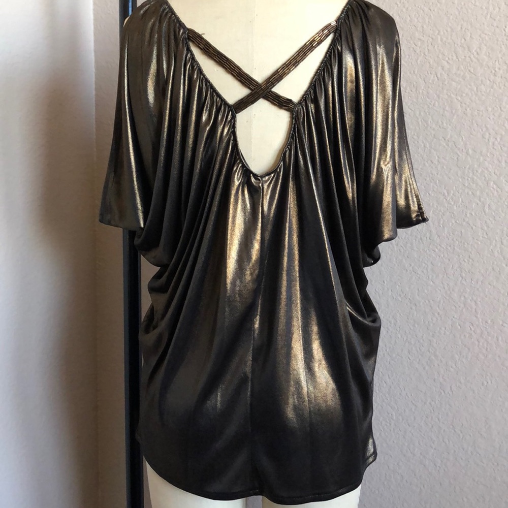 Tops - Picture 4 of 6
